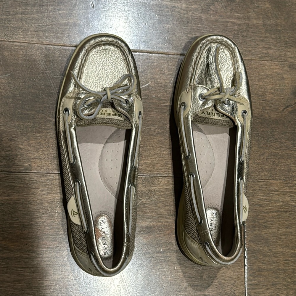 Sperry Topsider Gold Leather Boat Shoes Women’s 9.5